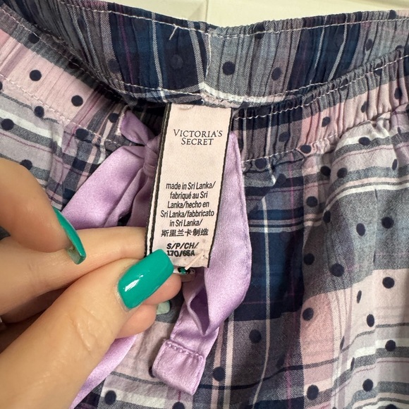 Victoria Secret EUC top size S pants M
Super cute lightweight pajama set - Picture 8 of 10